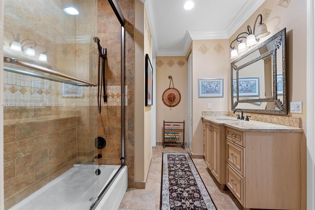 Недавно продано: $2,699,999 (6 спален, 5 ванн, 5678 Квадратных фут)