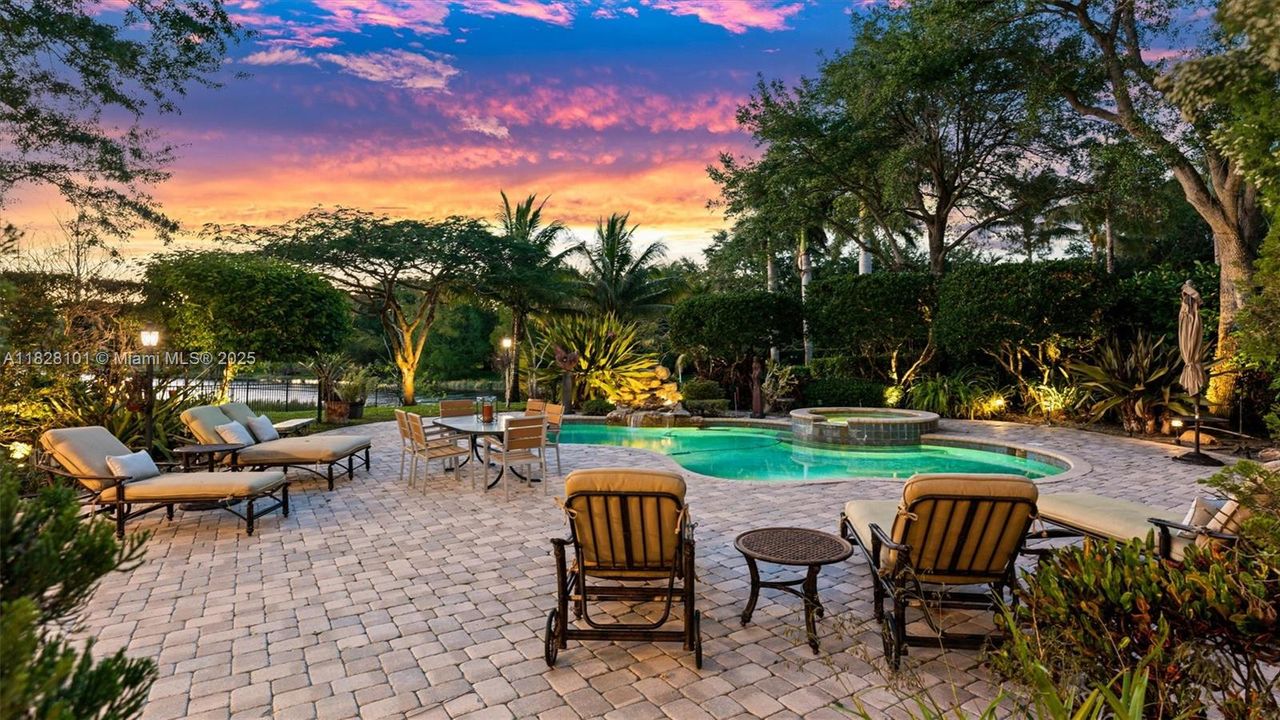 Недавно продано: $2,699,999 (6 спален, 5 ванн, 5678 Квадратных фут)