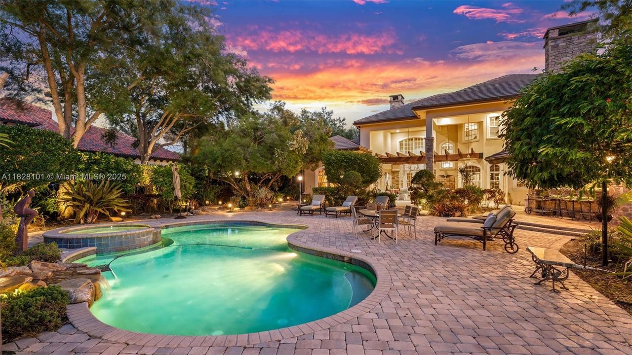 Недавно продано: $2,699,999 (6 спален, 5 ванн, 5678 Квадратных фут)