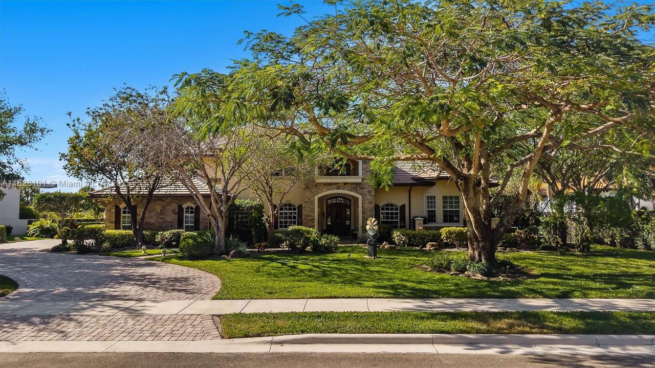 Недавно продано: $2,699,999 (6 спален, 5 ванн, 5678 Квадратных фут)