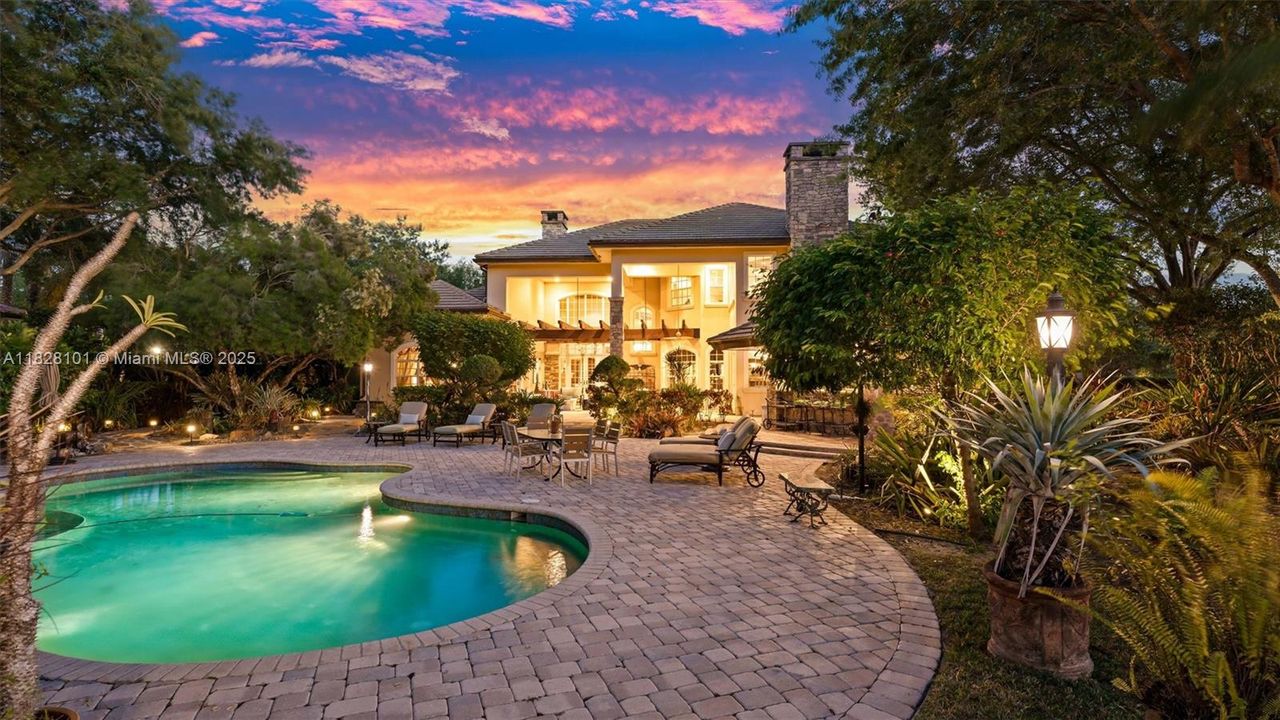 Недавно продано: $2,699,999 (6 спален, 5 ванн, 5678 Квадратных фут)