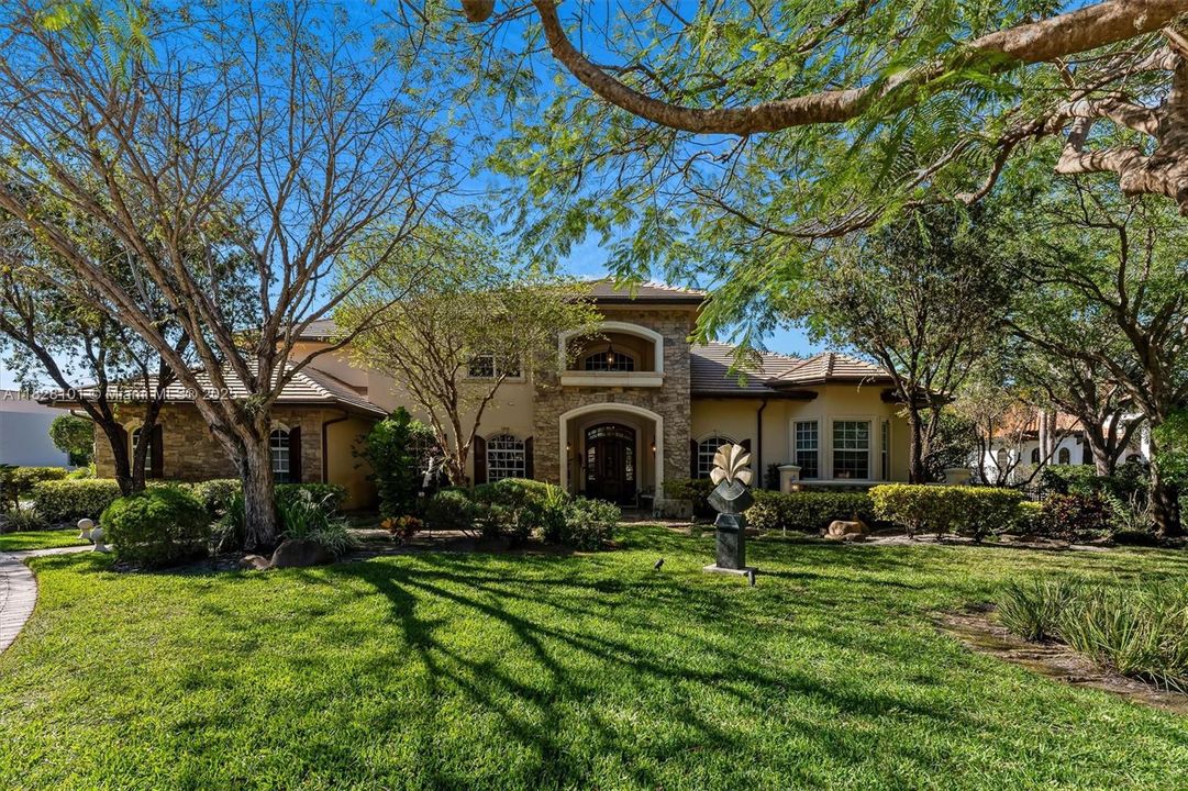 Недавно продано: $2,699,999 (6 спален, 5 ванн, 5678 Квадратных фут)