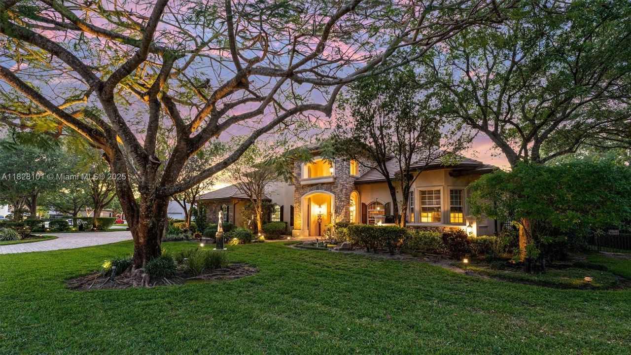 Недавно продано: $2,699,999 (6 спален, 5 ванн, 5678 Квадратных фут)