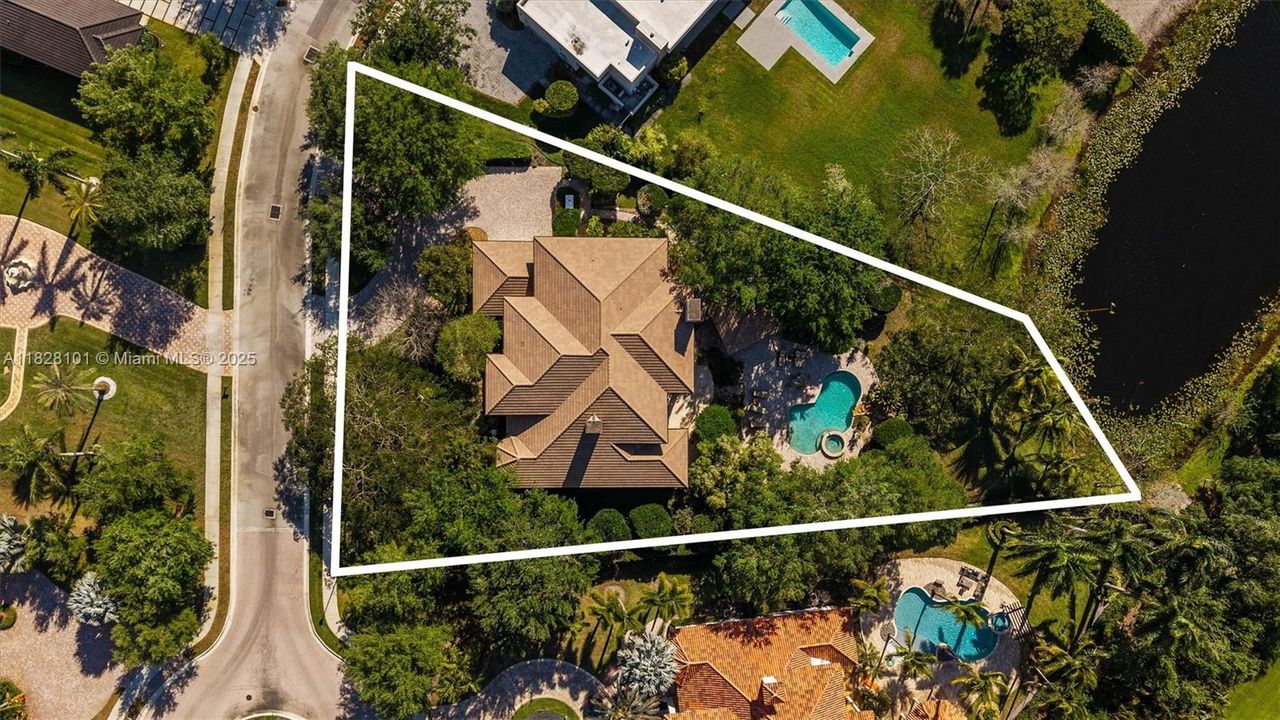 Недавно продано: $2,699,999 (6 спален, 5 ванн, 5678 Квадратных фут)