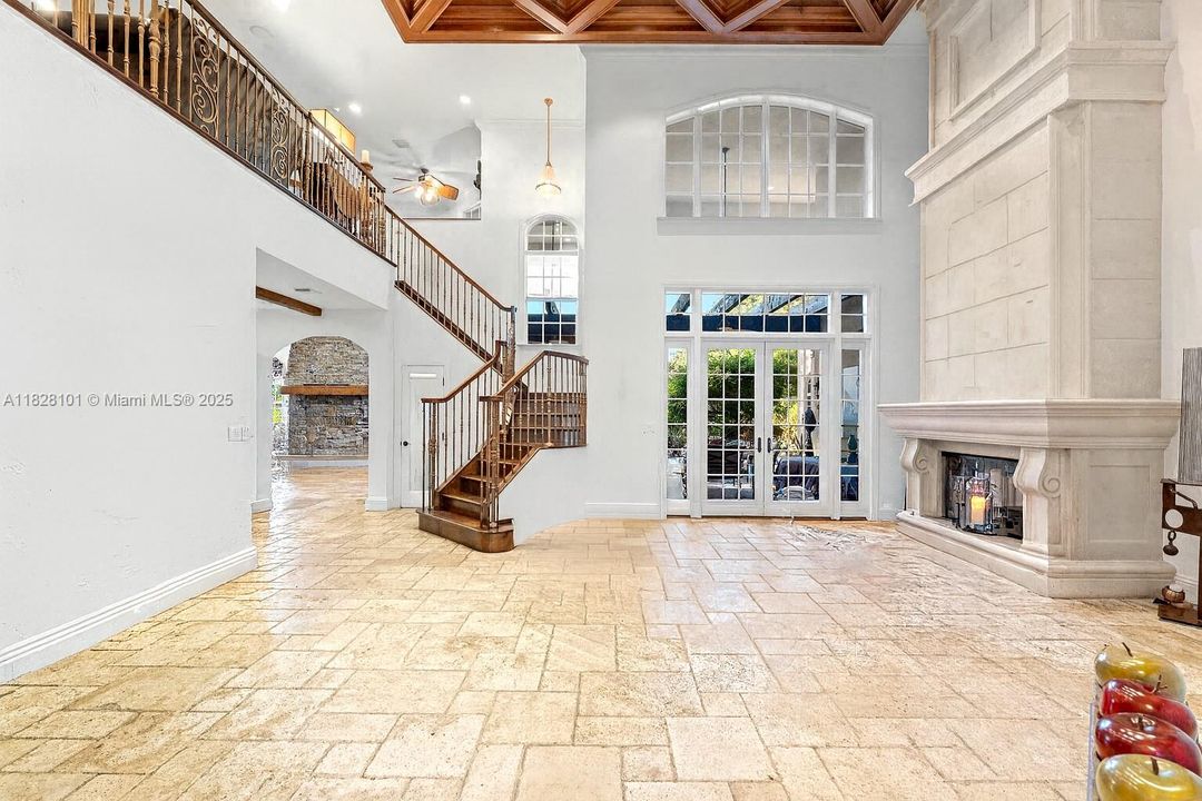 Недавно продано: $2,699,999 (6 спален, 5 ванн, 5678 Квадратных фут)