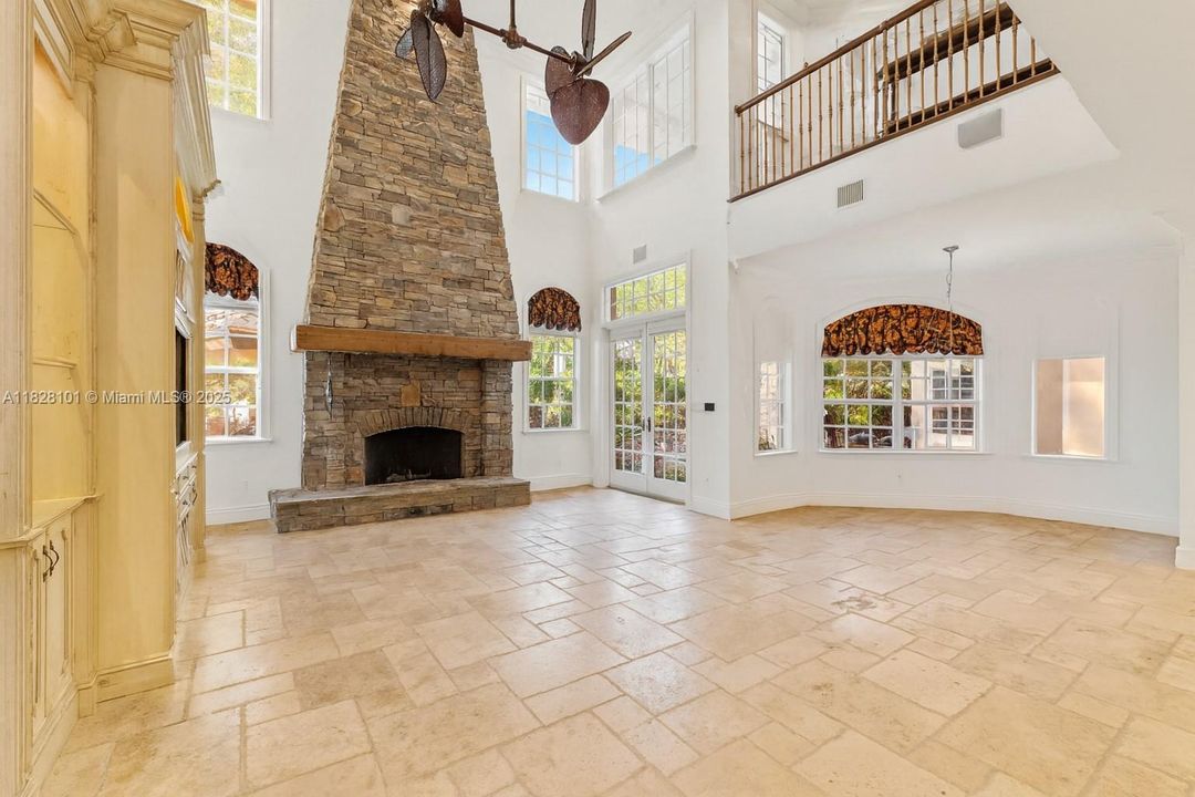 Недавно продано: $2,699,999 (6 спален, 5 ванн, 5678 Квадратных фут)