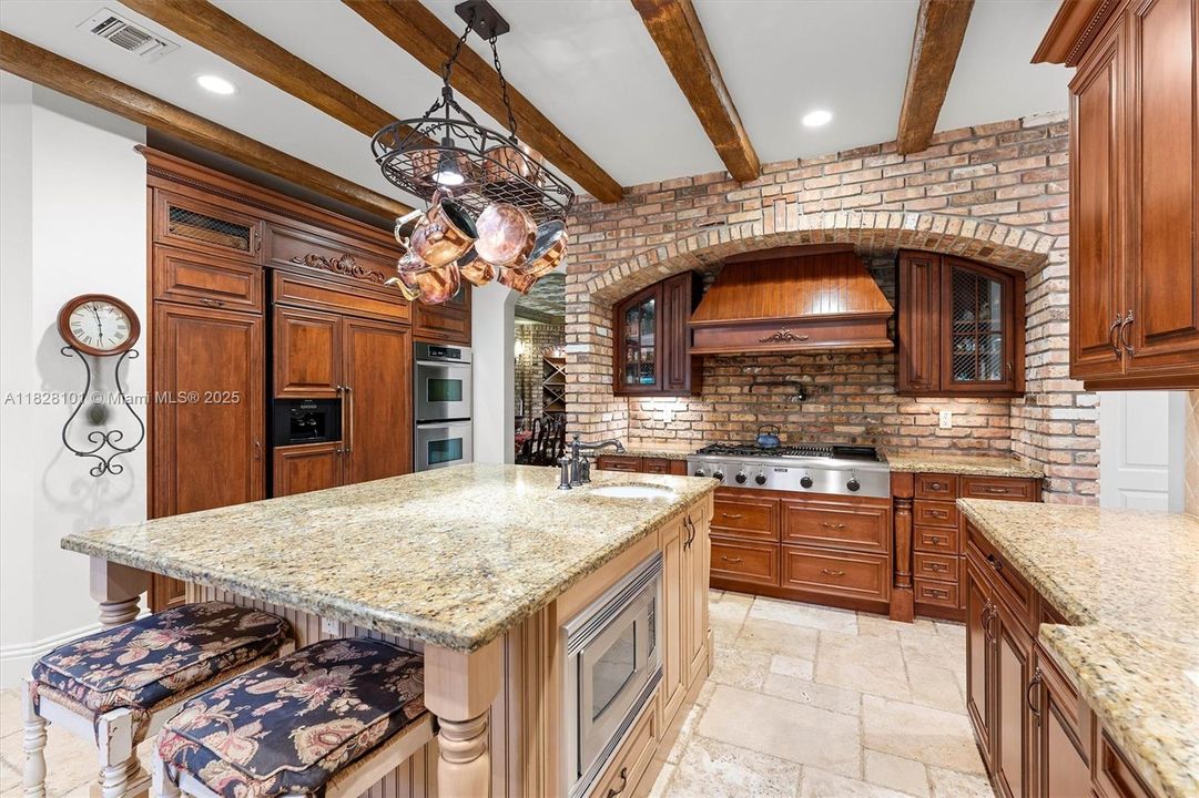 Недавно продано: $2,699,999 (6 спален, 5 ванн, 5678 Квадратных фут)