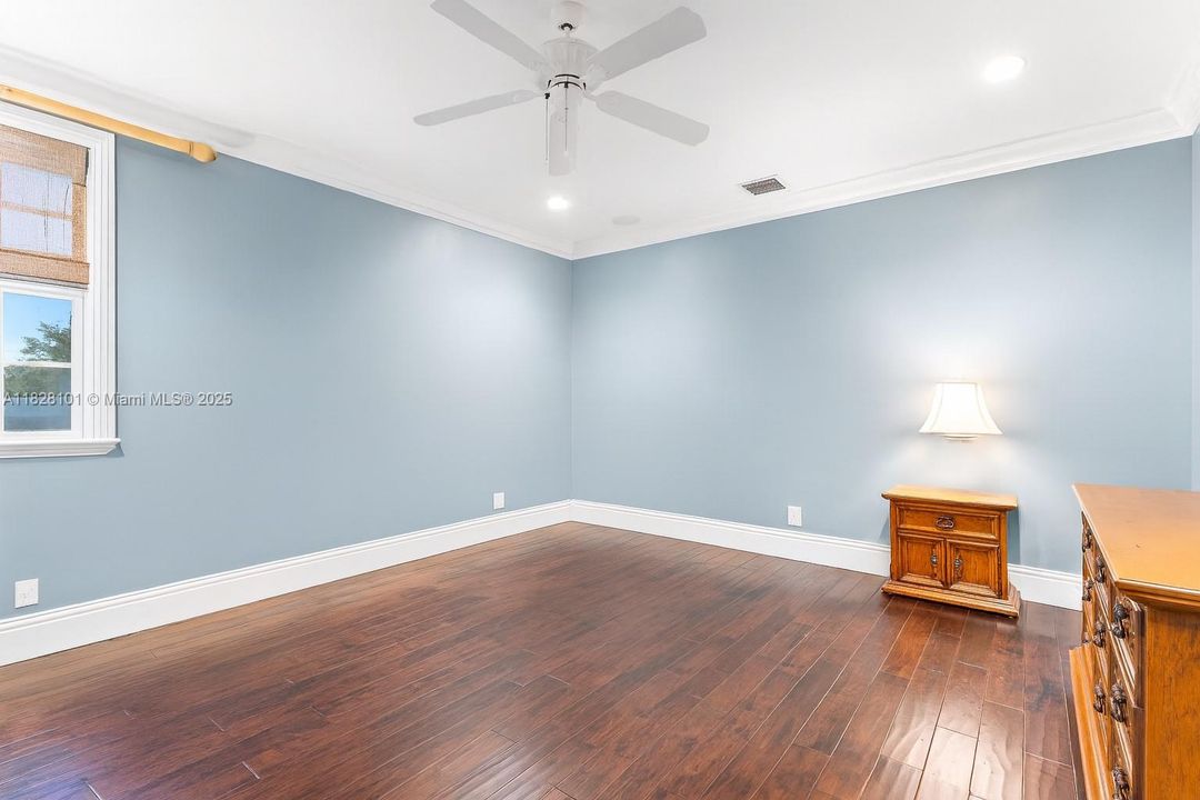 Недавно продано: $2,699,999 (6 спален, 5 ванн, 5678 Квадратных фут)