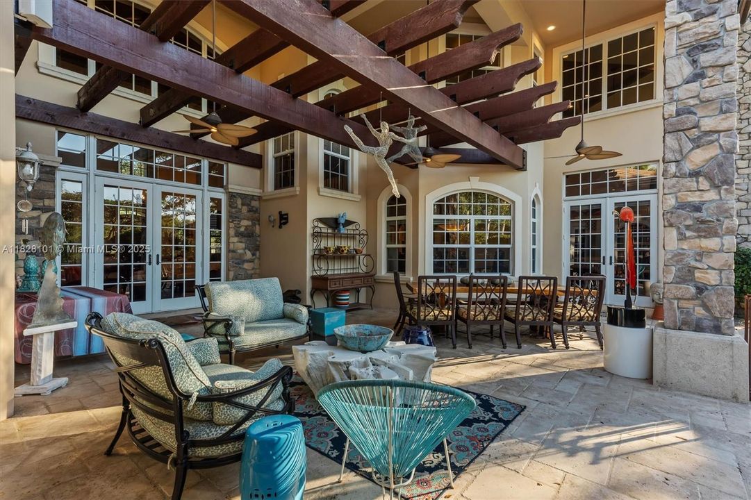 Недавно продано: $2,699,999 (6 спален, 5 ванн, 5678 Квадратных фут)