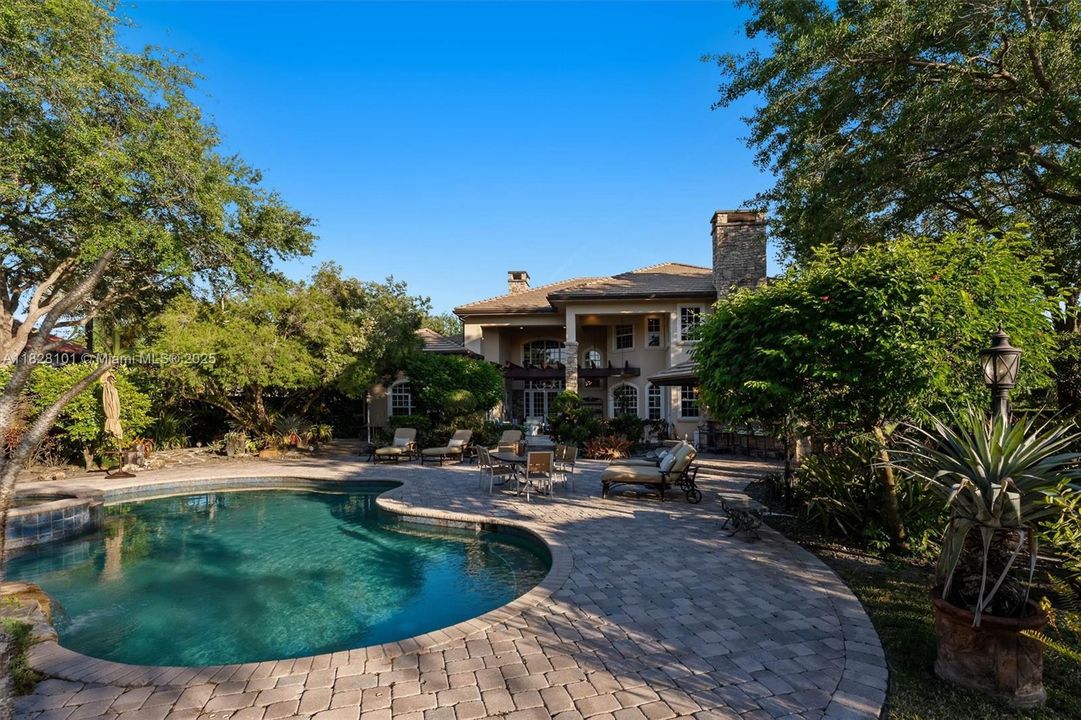 Недавно продано: $2,699,999 (6 спален, 5 ванн, 5678 Квадратных фут)