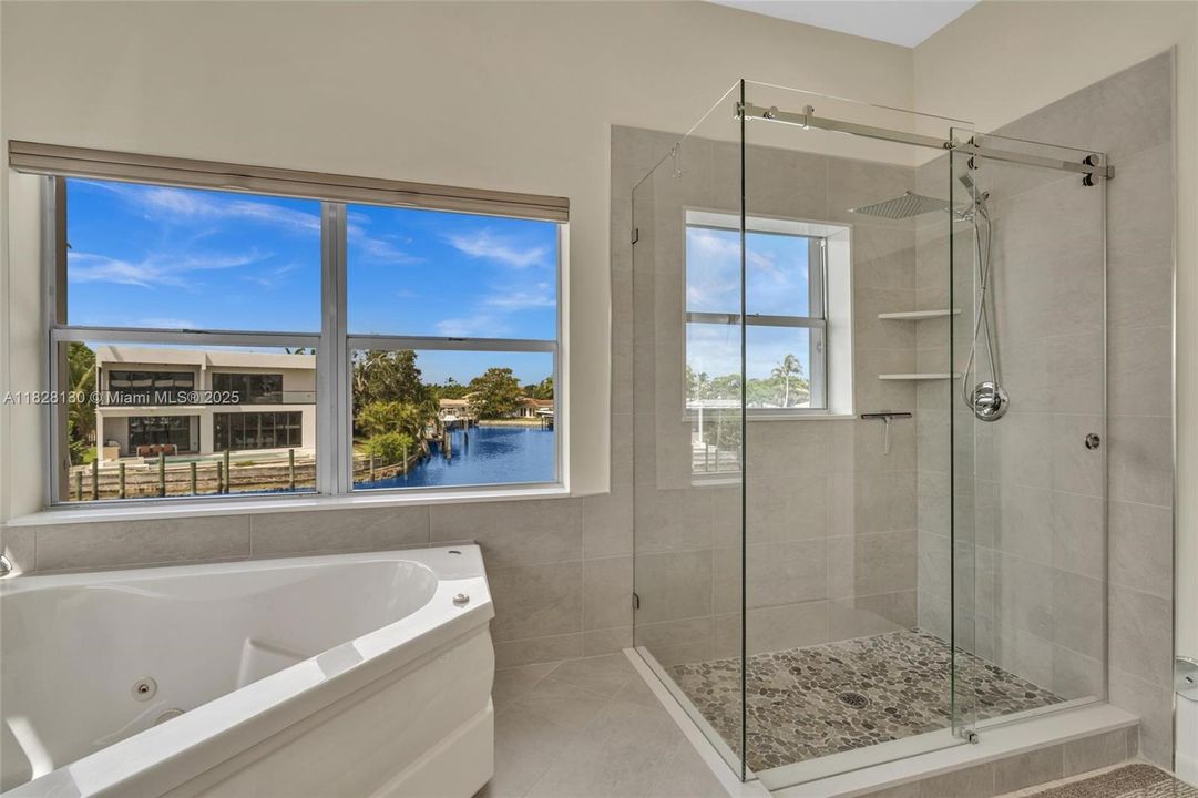 На продажу: $2,500,000 (3 спален, 3 ванн, 2824 Квадратных фут)