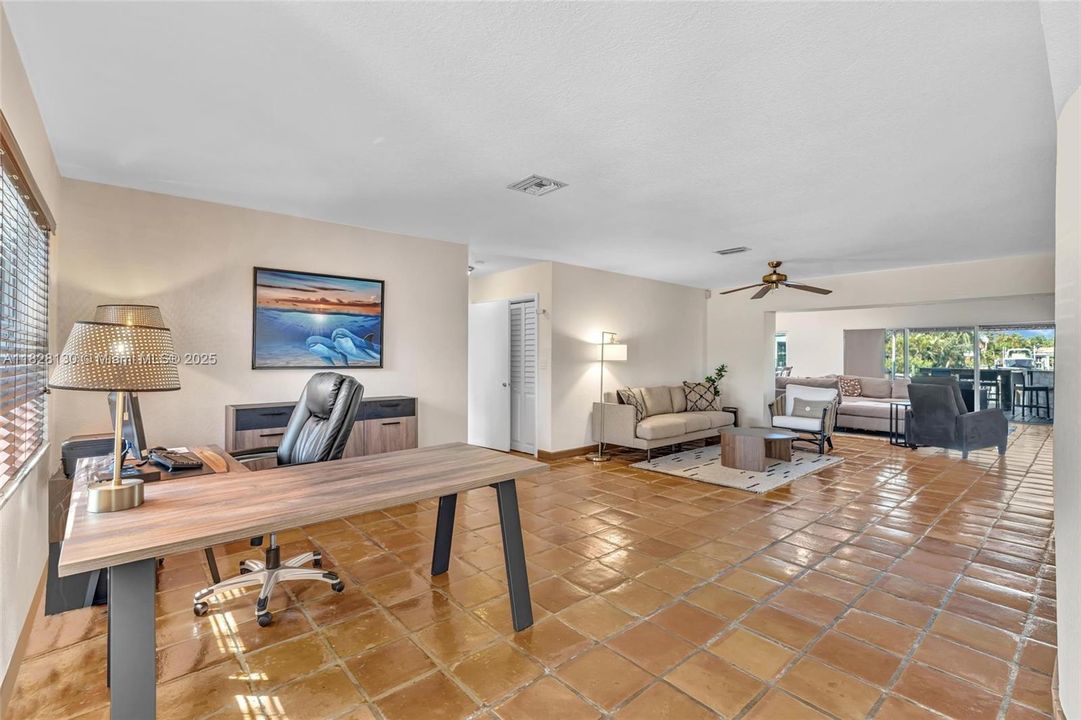 На продажу: $2,500,000 (3 спален, 3 ванн, 2824 Квадратных фут)