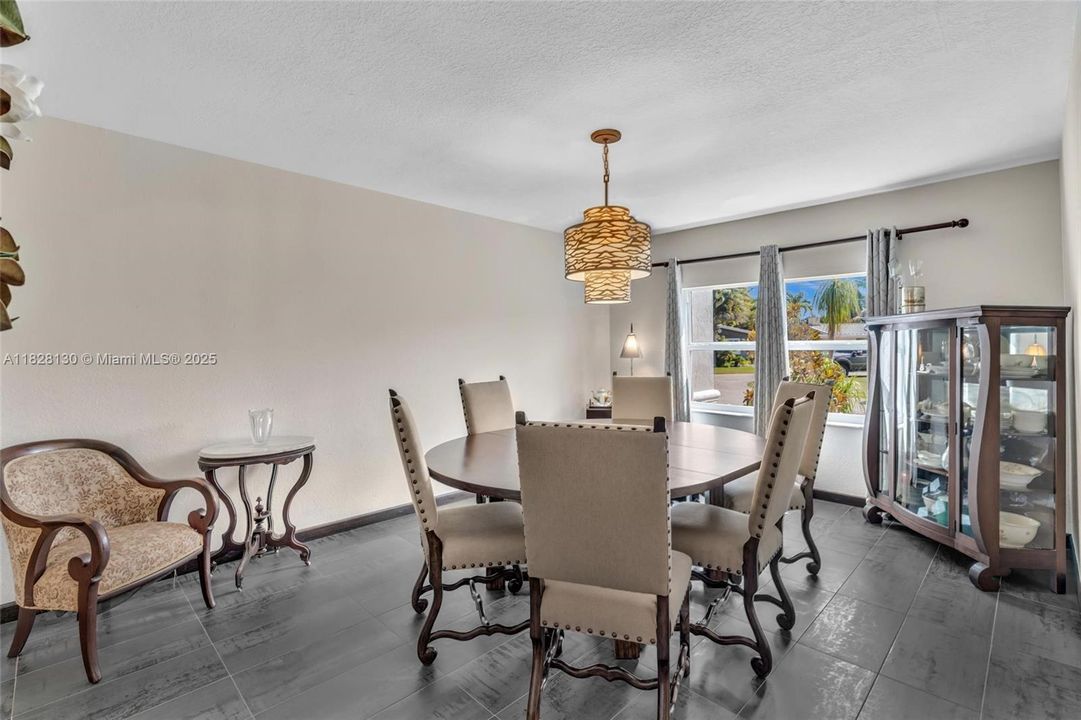 На продажу: $2,500,000 (3 спален, 3 ванн, 2824 Квадратных фут)