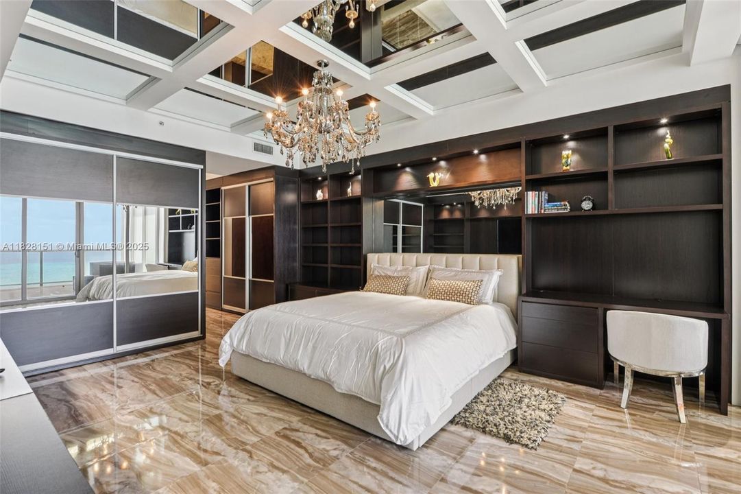 合同活跃: $19,000 (2 贝兹, 2 浴室, 1541 平方英尺)