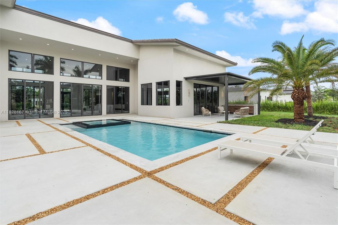 En Venta: $5,500,000 (5 camas, 5 baños, 5818 Pies cuadrados)