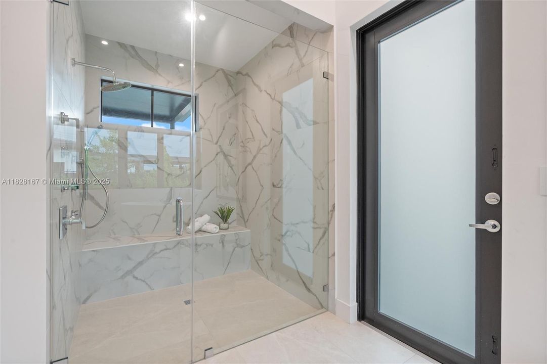 En Venta: $5,500,000 (5 camas, 5 baños, 5818 Pies cuadrados)