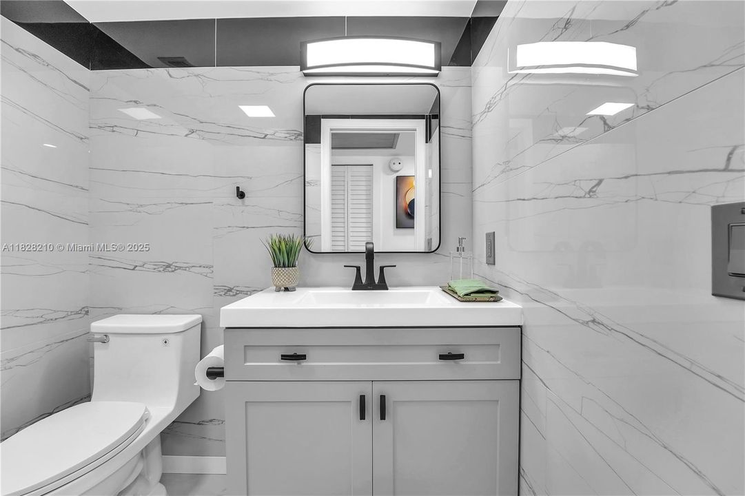 Active With Contract: $149,000 (1 beds, 1 baths, 798 Square Feet)