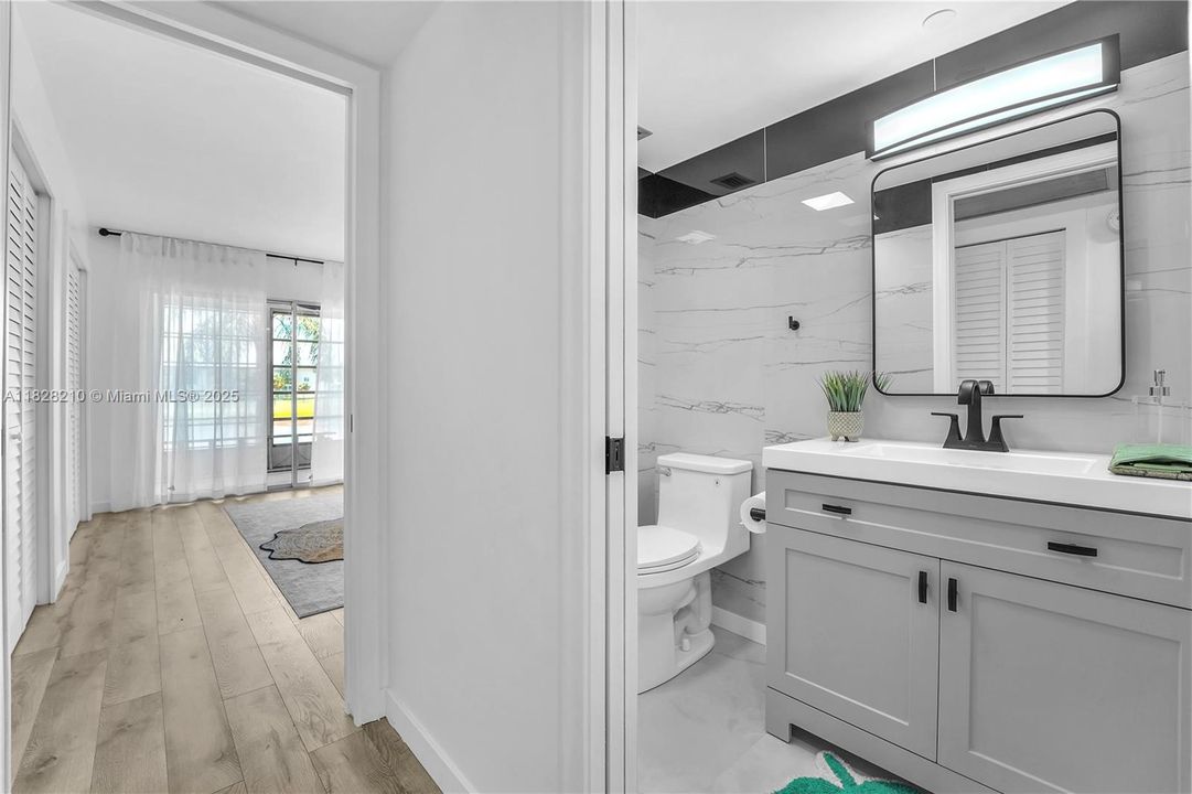 Active With Contract: $149,000 (1 beds, 1 baths, 798 Square Feet)