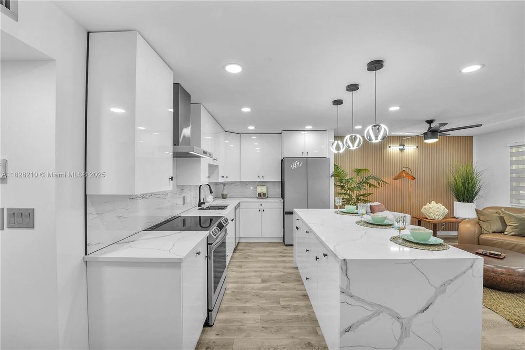 Active With Contract: $149,000 (1 beds, 1 baths, 798 Square Feet)