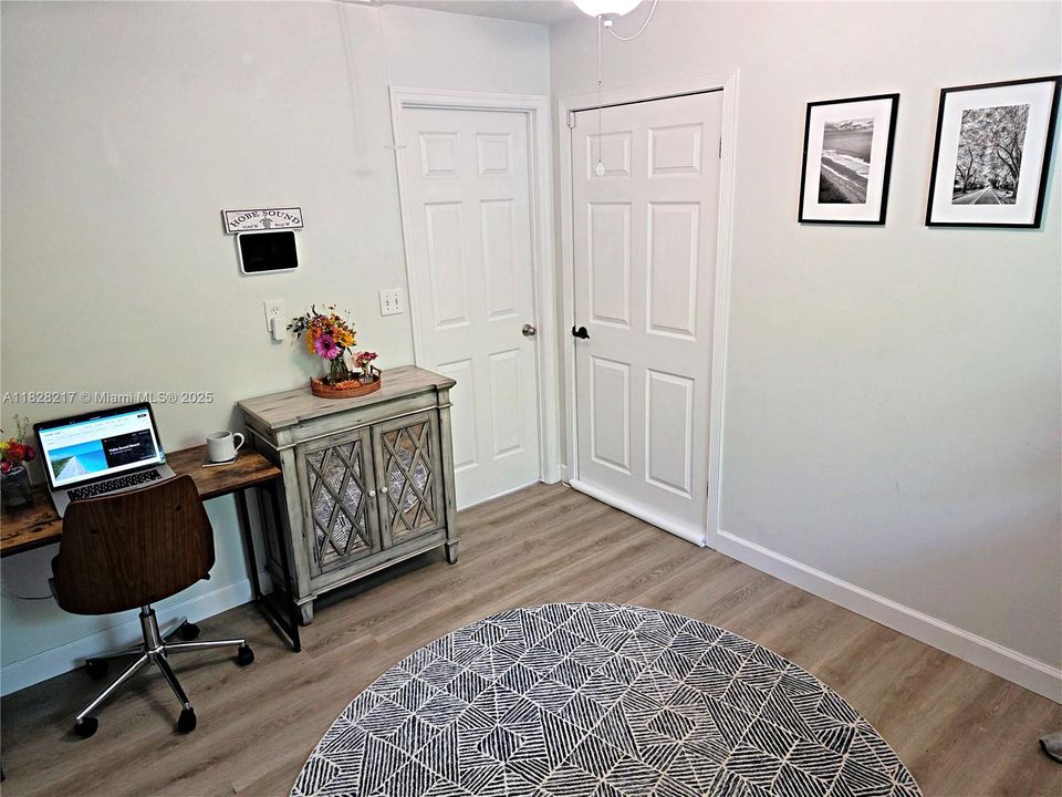 最近售出: $689,000 (4 贝兹, 2 浴室, 1698 平方英尺)