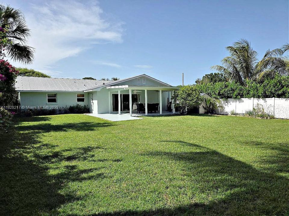 最近售出: $689,000 (4 贝兹, 2 浴室, 1698 平方英尺)