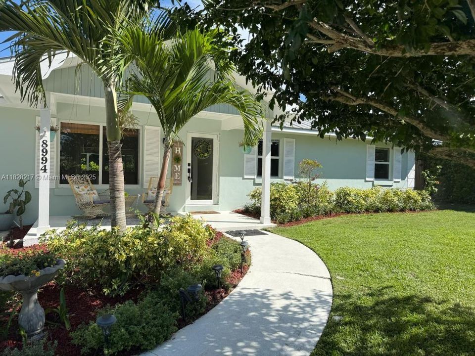 最近售出: $689,000 (4 贝兹, 2 浴室, 1698 平方英尺)