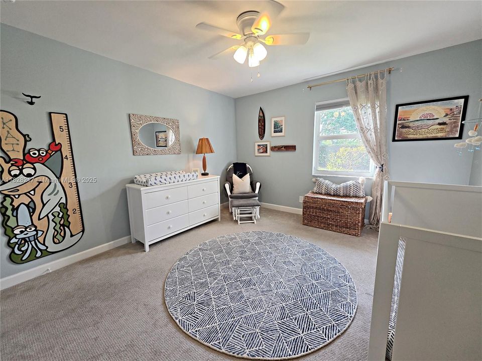 最近售出: $689,000 (4 贝兹, 2 浴室, 1698 平方英尺)