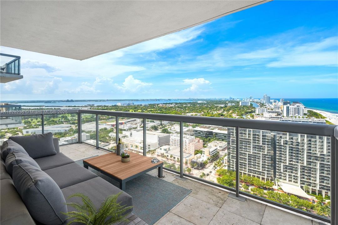 For Sale: $6,700,000 (3 beds, 3 baths, 1588 Square Feet)