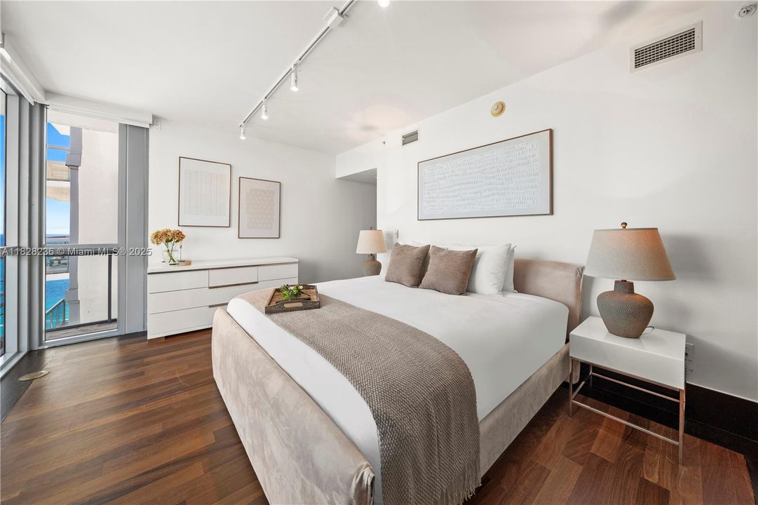 For Sale: $6,700,000 (3 beds, 3 baths, 1588 Square Feet)