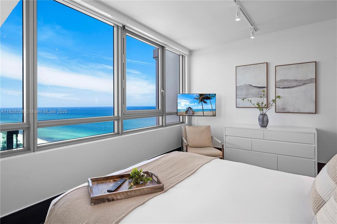 For Sale: $6,700,000 (3 beds, 3 baths, 1588 Square Feet)
