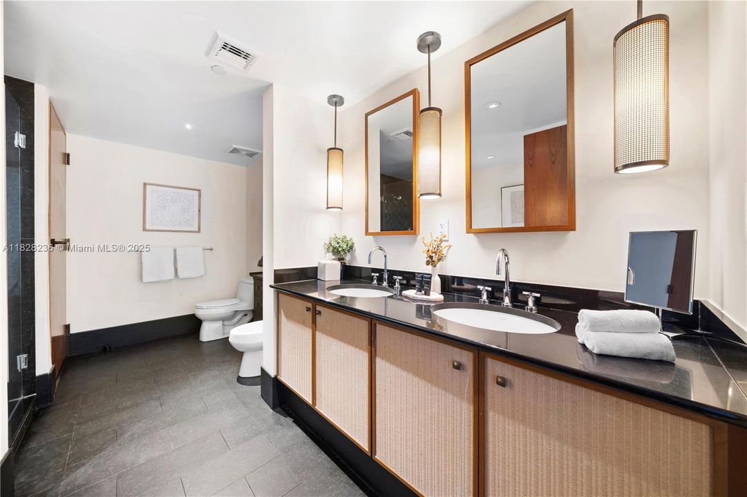 For Sale: $6,700,000 (3 beds, 3 baths, 1588 Square Feet)
