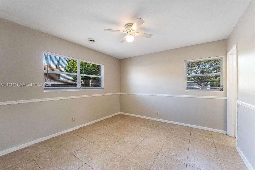 На продажу: $416,000 (3 спален, 2 ванн, 1423 Квадратных фут)