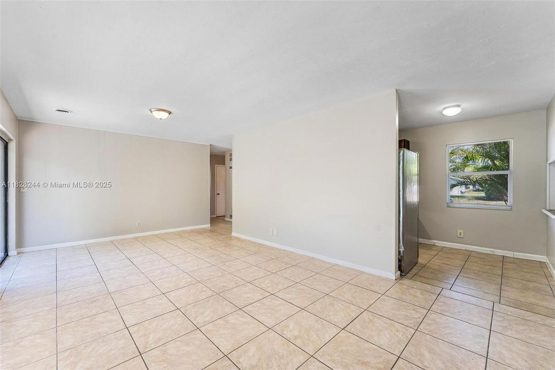 На продажу: $416,000 (3 спален, 2 ванн, 1423 Квадратных фут)