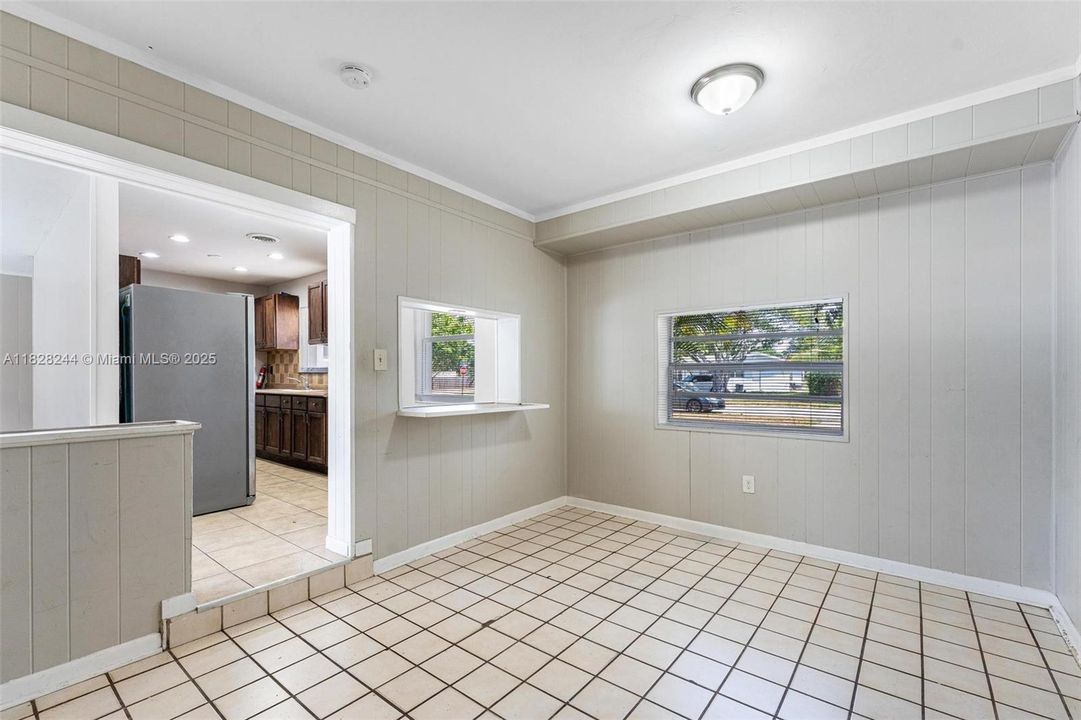 На продажу: $416,000 (3 спален, 2 ванн, 1423 Квадратных фут)