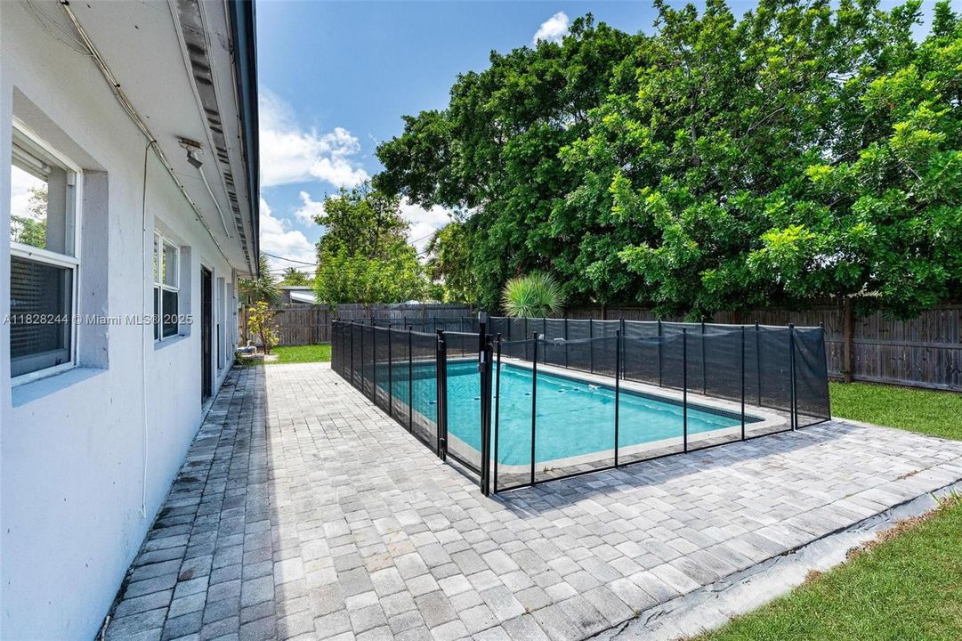 На продажу: $416,000 (3 спален, 2 ванн, 1423 Квадратных фут)