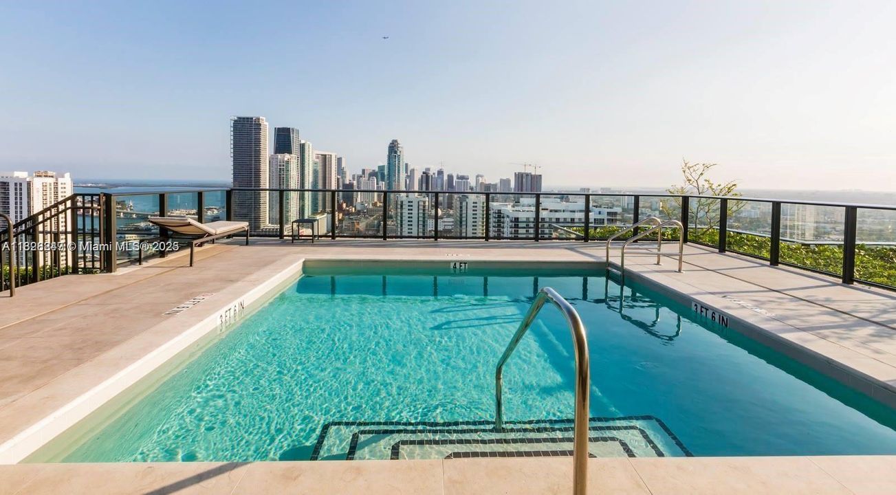 For Sale: $540,000 (2 beds, 2 baths, 1055 Square Feet)