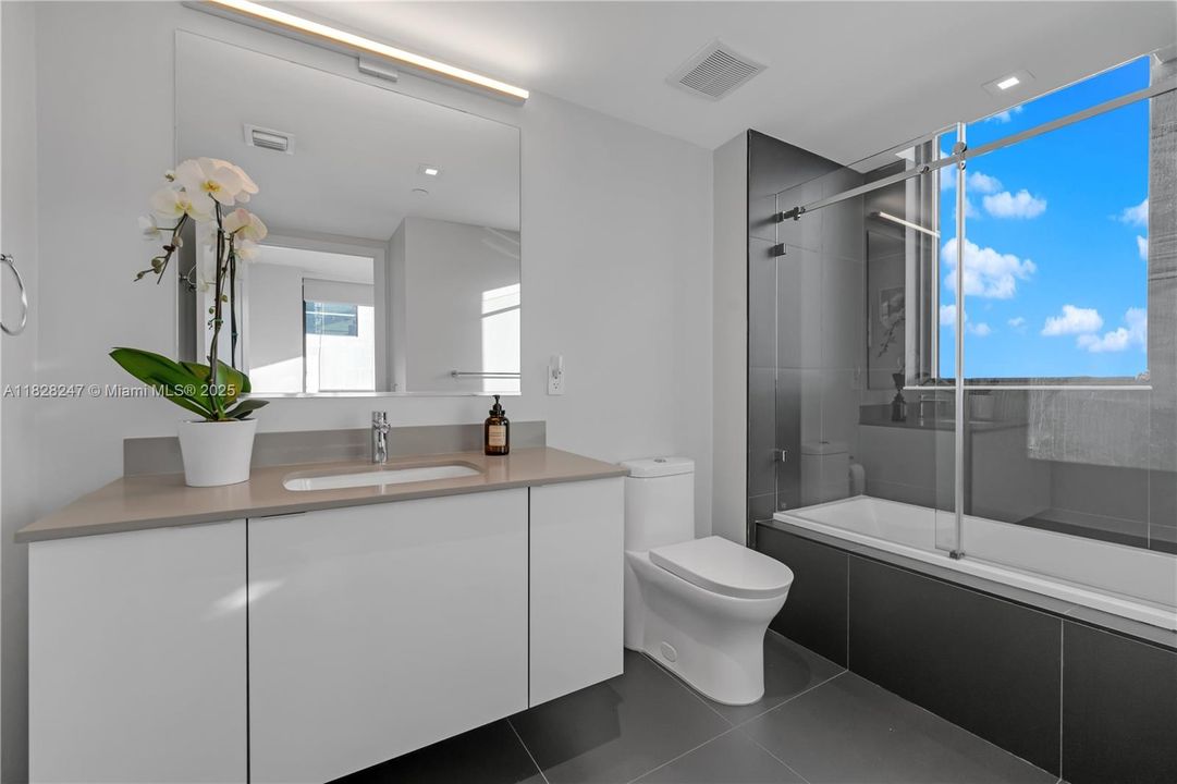 For Sale: $540,000 (2 beds, 2 baths, 1055 Square Feet)