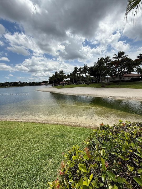 Под контрактом: $1,225,000 (5 спален, 3 ванн, 3548 Квадратных фут)