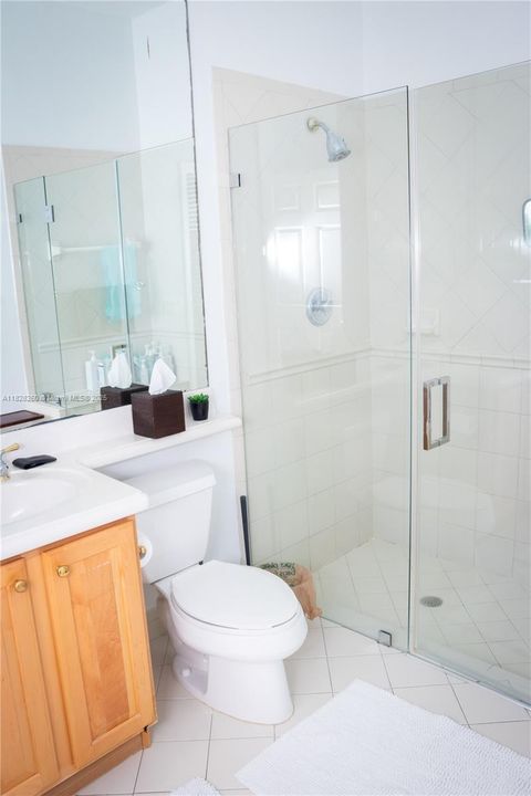 Под контрактом: $1,225,000 (5 спален, 3 ванн, 3548 Квадратных фут)