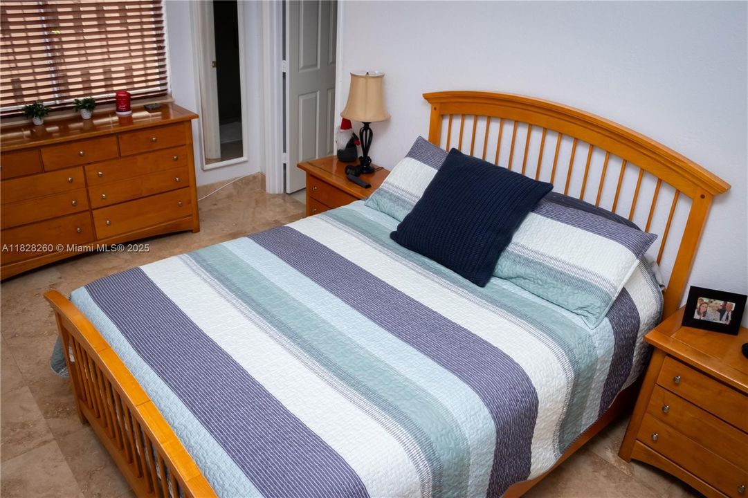 Под контрактом: $1,225,000 (5 спален, 3 ванн, 3548 Квадратных фут)