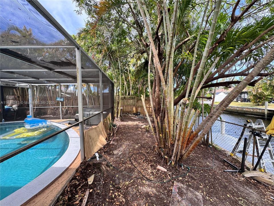 Под контрактом: $400,000 (3 спален, 2 ванн, 1224 Квадратных фут)