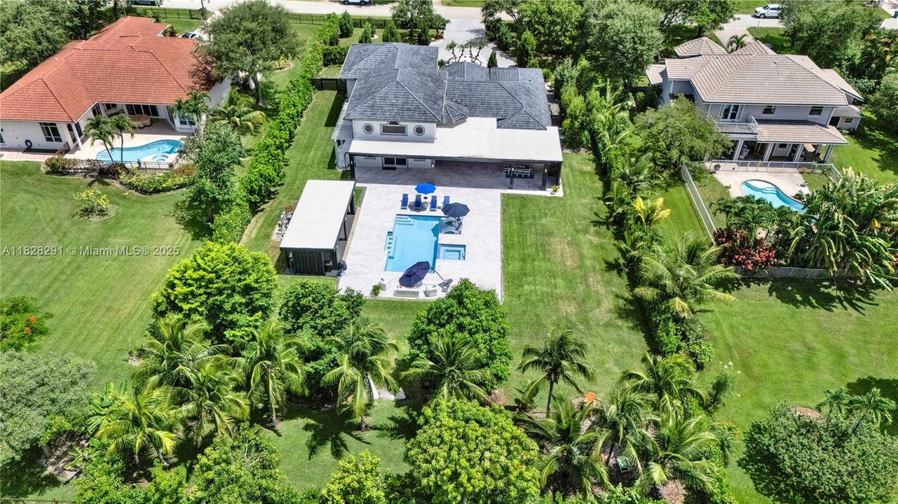 待售: $4,500,000 (5 贝兹, 4 浴室, 4905 平方英尺)