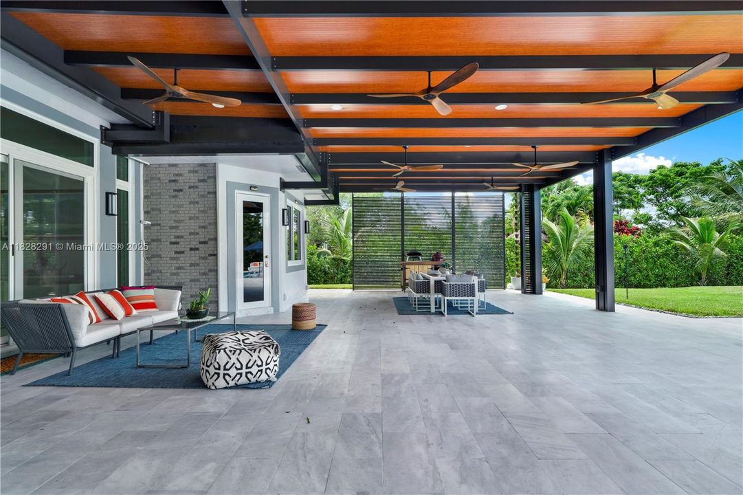 待售: $4,500,000 (5 贝兹, 4 浴室, 4905 平方英尺)