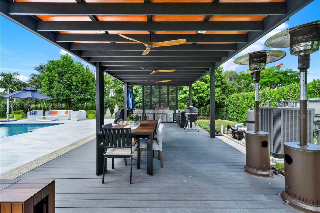 待售: $4,500,000 (5 贝兹, 4 浴室, 4905 平方英尺)