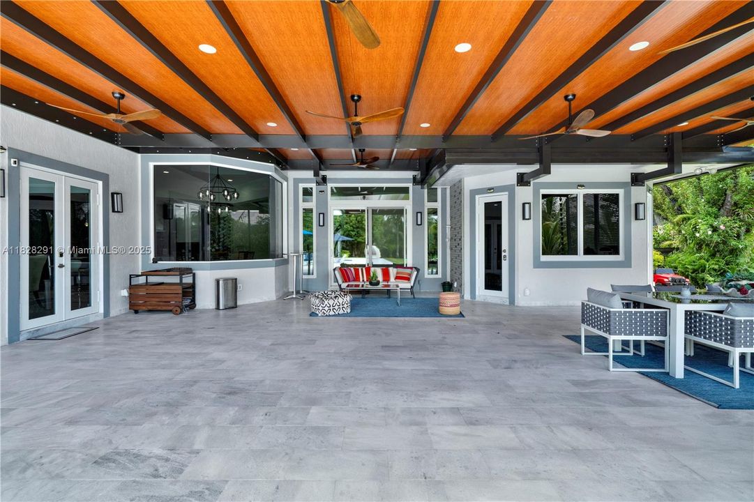 待售: $4,500,000 (5 贝兹, 4 浴室, 4905 平方英尺)