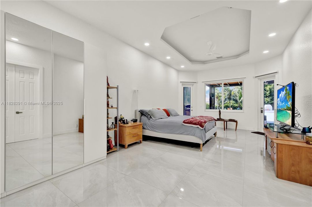 待售: $4,500,000 (5 贝兹, 4 浴室, 4905 平方英尺)