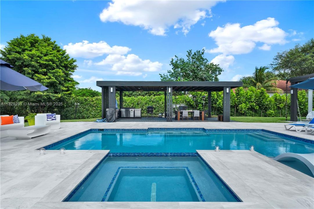 待售: $4,500,000 (5 贝兹, 4 浴室, 4905 平方英尺)