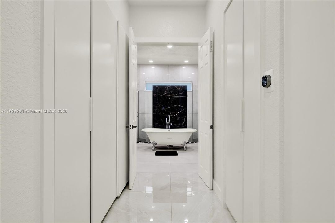 待售: $4,500,000 (5 贝兹, 4 浴室, 4905 平方英尺)