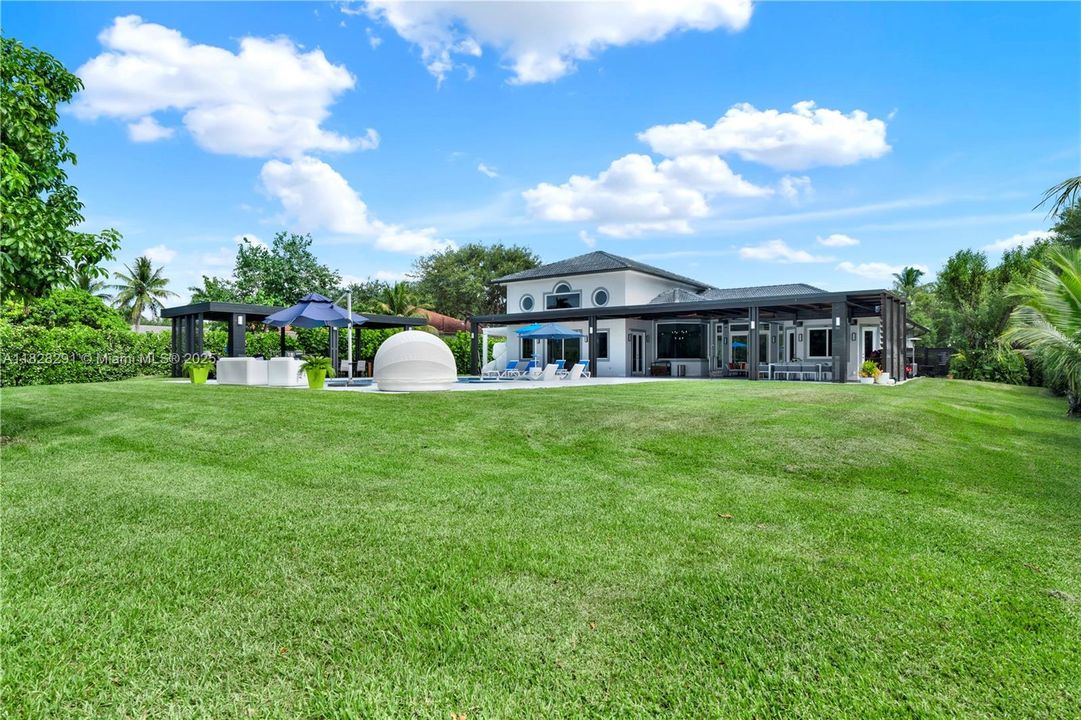 待售: $4,500,000 (5 贝兹, 4 浴室, 4905 平方英尺)