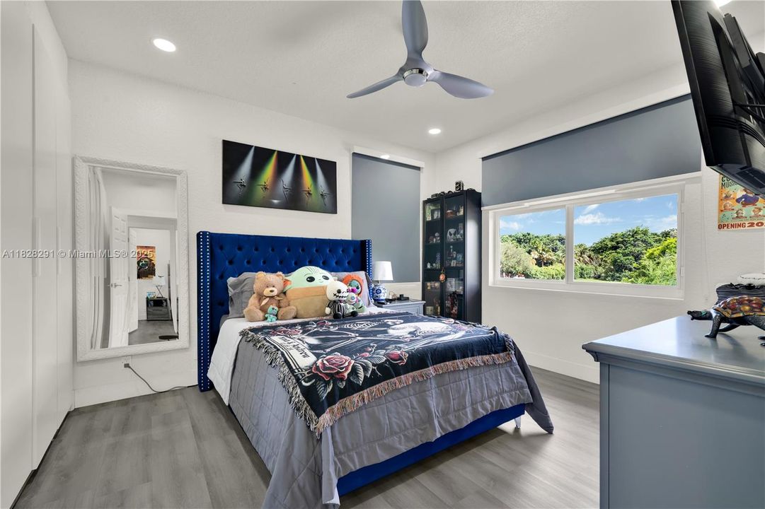 待售: $4,500,000 (5 贝兹, 4 浴室, 4905 平方英尺)